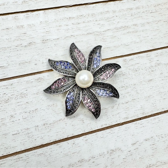 Premier Designs Jewelry - Premier Designs Flower Rhinestone Faux Pearl Silver Pendant Brooch Transformer